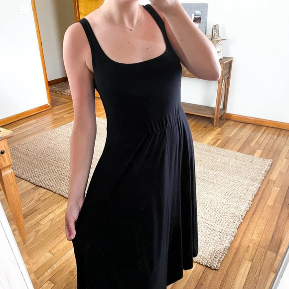 Reformation Dresses & Skirts - Reformation Black Stretchy Classic Casual Scoop Neck Flowy Maxi Dress 1X